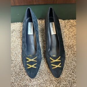 Vintage Carriage Court blue suede kitten heels with gold chain detail 9.5